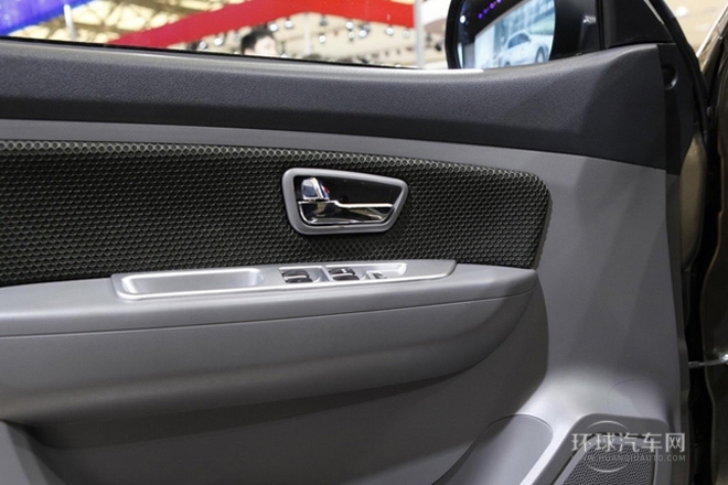 2013款 1.5L 手動7座時尚豪華型