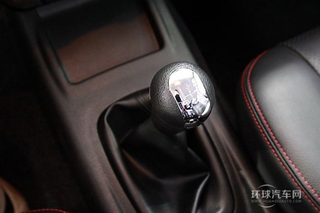 2013款 1.5L 手動7座時尚豪華型