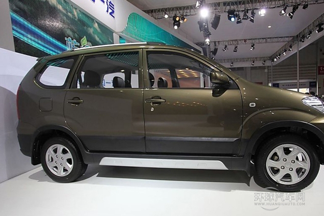 2013款 1.5L 手動7座時尚豪華型