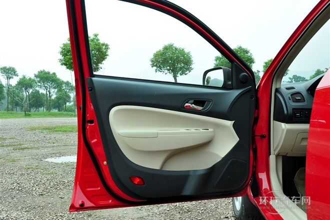 2012款 1.5L 尊貴型