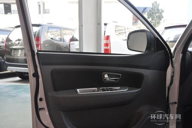 2013款 1.5L 手動7座時尚舒適型