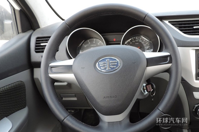 2013款 1.5L 手動5座時尚舒適型