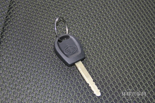 2013款 1.5L 手動7座都市時尚版