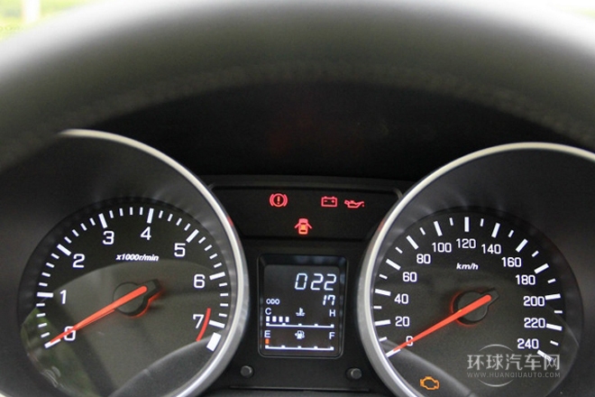 2013款 1.5L 手動7座都市時尚版