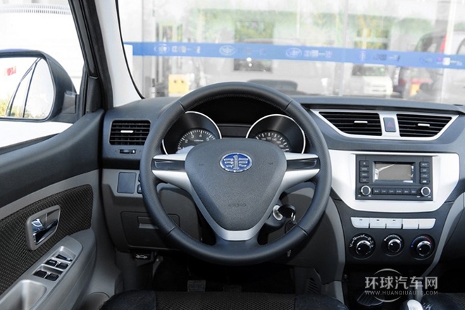 2013款 1.5L 手動5座都市時尚版