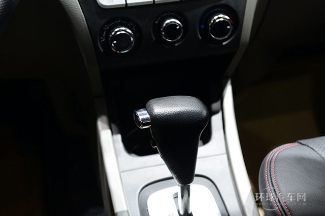 2014款 1.5L 自動(dòng)7座至尊導(dǎo)航版