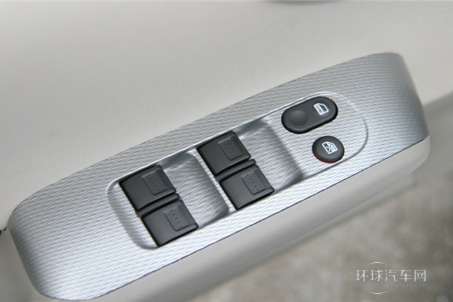 2013款 1.5L 自動豪華型