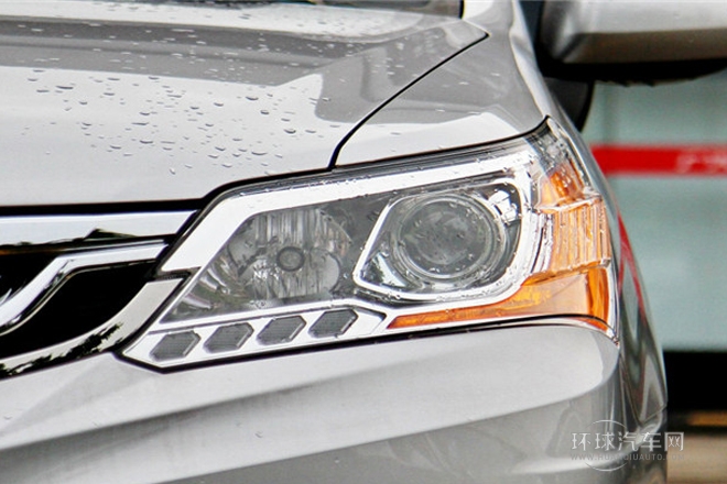 2013款 1.5L 自動(dòng)豪華型