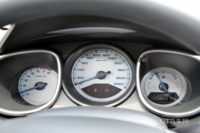 2013款 1.5L 手動運(yùn)動型