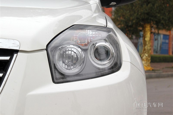 2013款 2.0L 自動尊貴型