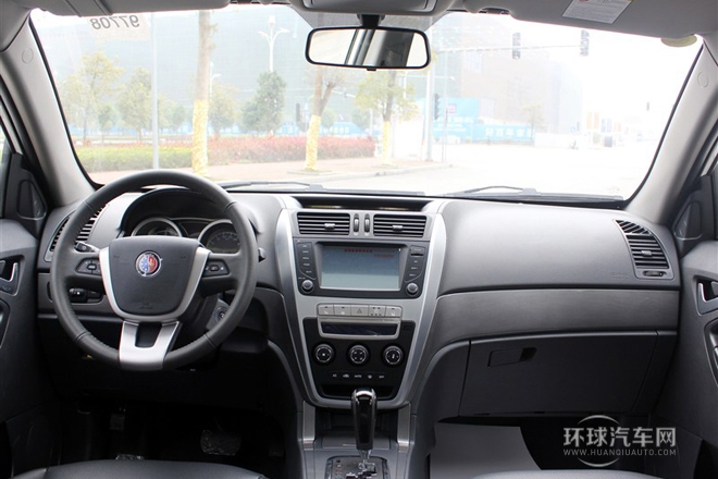 2013款 2.0L 自動尊貴型