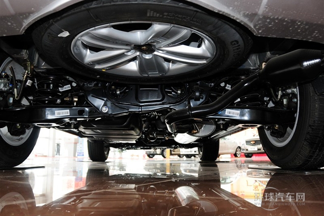 2013款 2.0L 手動尊貴型