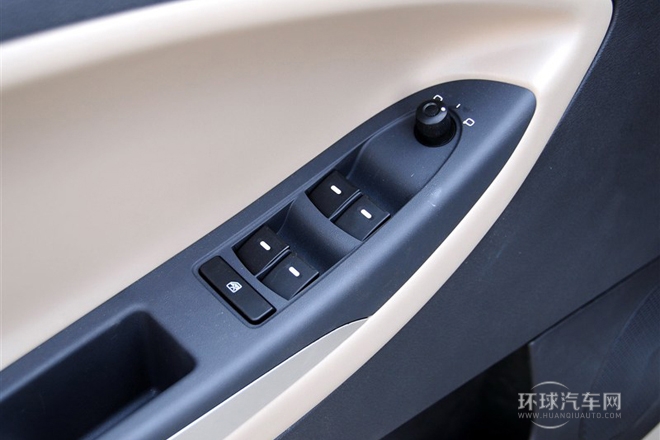 2013款 2.0L 手動精英型