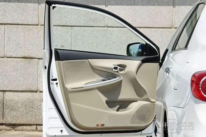 2013款 特裝版 1.8L CVT至酷版GL-i