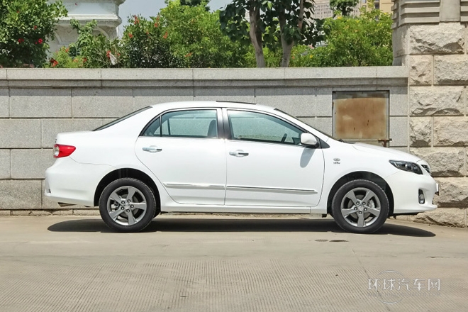 2013款 特裝版 1.8L CVT至酷版GL-i