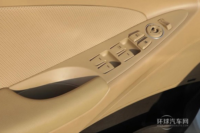 2013款 2.4L 自動頂級版 國V