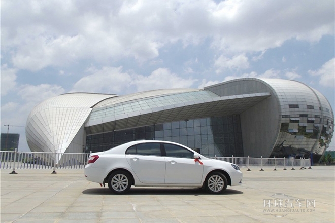 2013款 三廂 1.8L CVT精英型