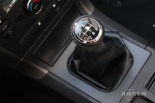 2013款 智尊版 2.0T手動四驅進取型