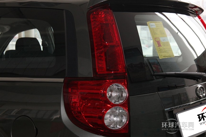 2013款 智尊版 2.0T手動(dòng)四驅(qū)進(jìn)取型