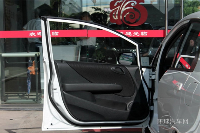 2013款 1.5L 手動舒適型