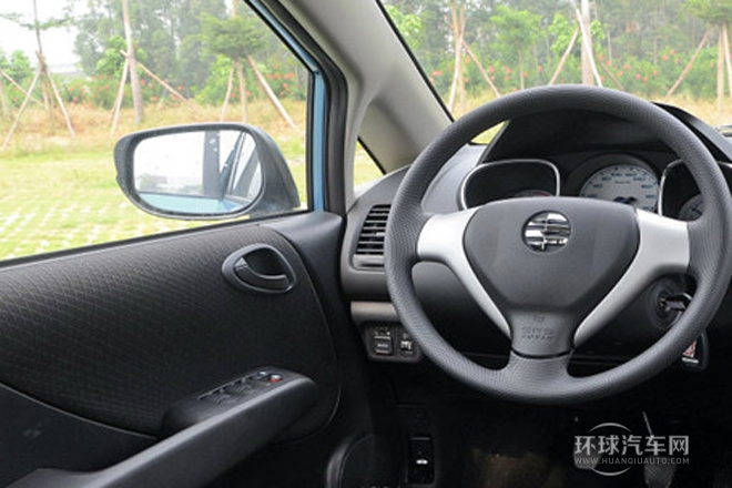 2013款 1.5L 手動舒適型