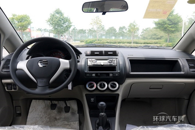 2013款 1.5L 手動(dòng)舒適型