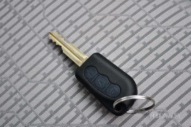 2012款 三廂 1.6L 手動豪華低碳版