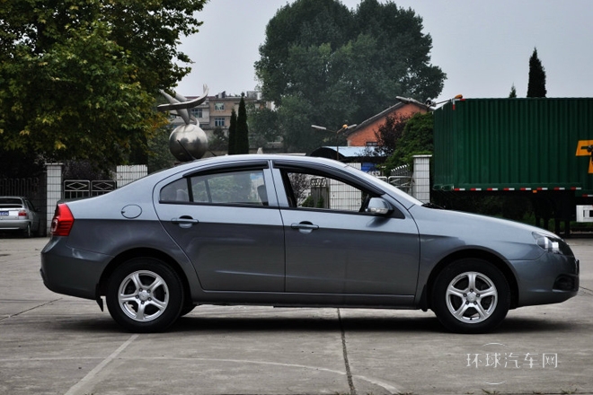 2012款 三廂 1.6L 手動(dòng)豪華低碳版