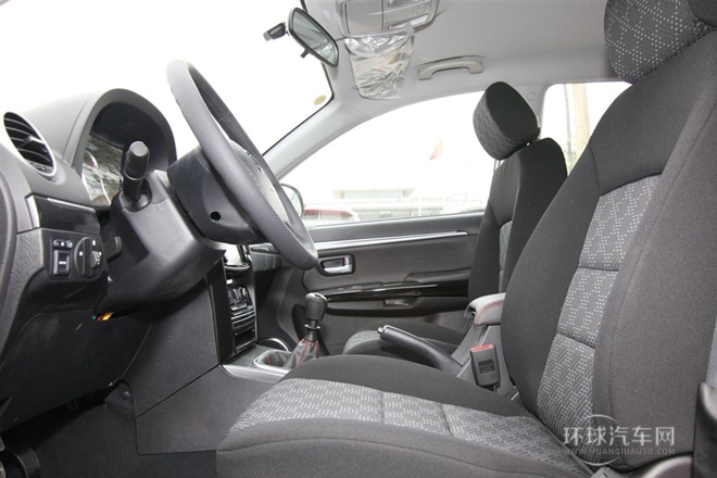 2013款 智尊版 綠靜2.0T手動四驅進取型