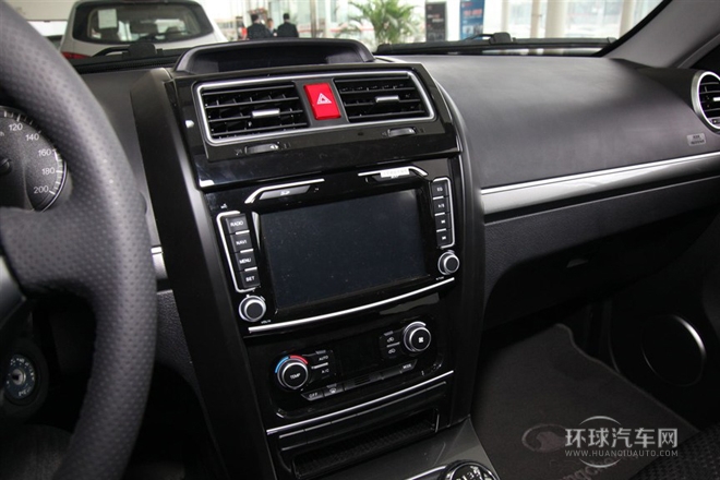 2013款 智尊版 綠靜2.0T手動四驅進取型