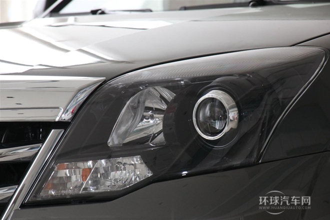 2013款 智尊版 綠靜2.0T手動四驅進取型