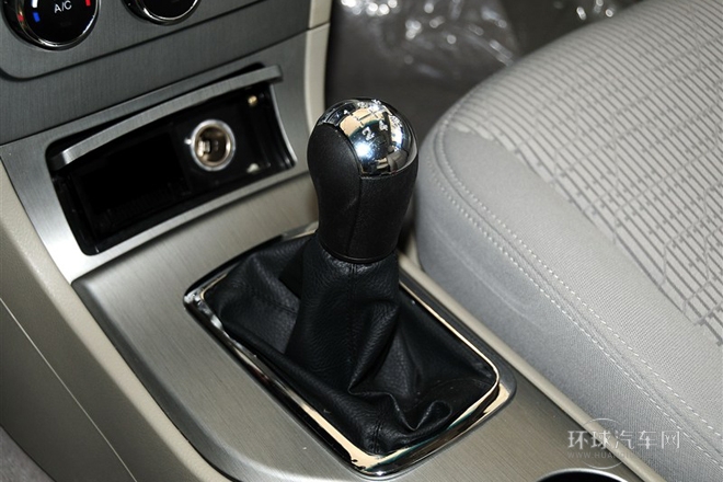 2012款 三廂 1.6L 手動(dòng)豪華型