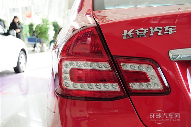 2012款 三廂 1.6L 手動豪華型