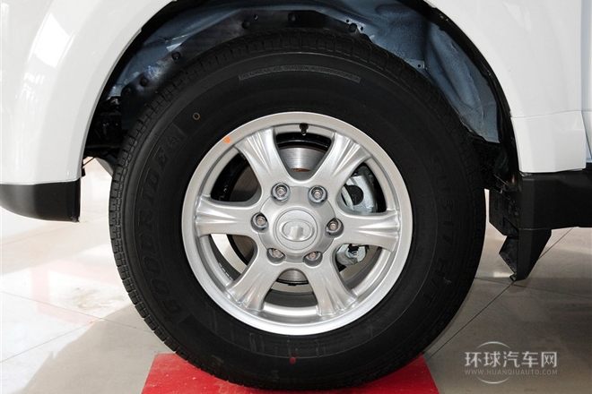 2013款 智尊版 綠靜2.0T手動兩驅進取型