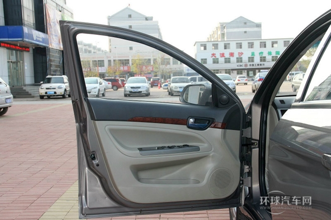 2012款 三廂 1.6L 手動舒適型