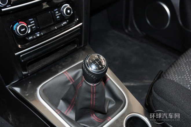 2013款 智尊版 綠靜2.0T手動兩驅進取型