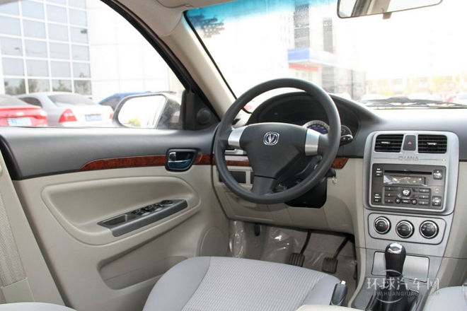 2012款 三廂 1.6L 手動(dòng)舒適型