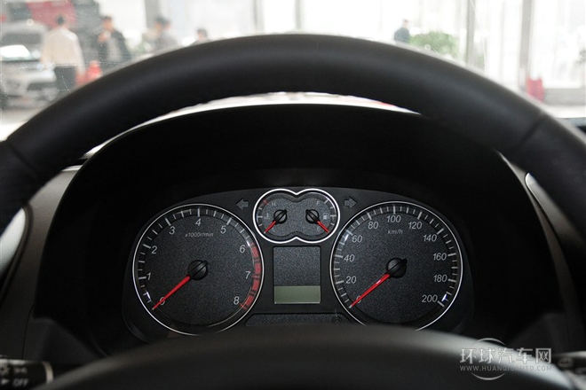 2013款 智尊版 綠靜2.0T手動兩驅進取型