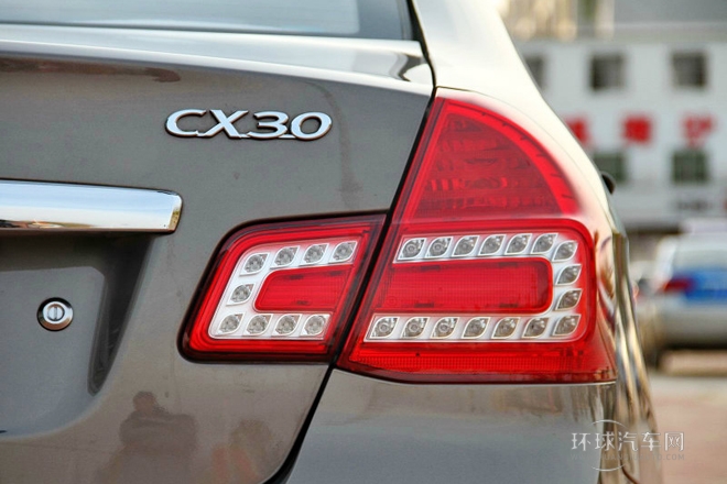 2012款 三廂 1.6L 手動(dòng)舒適型