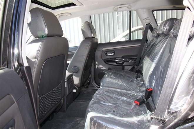 2013款 智尊版 2.0T手動四驅尊貴型