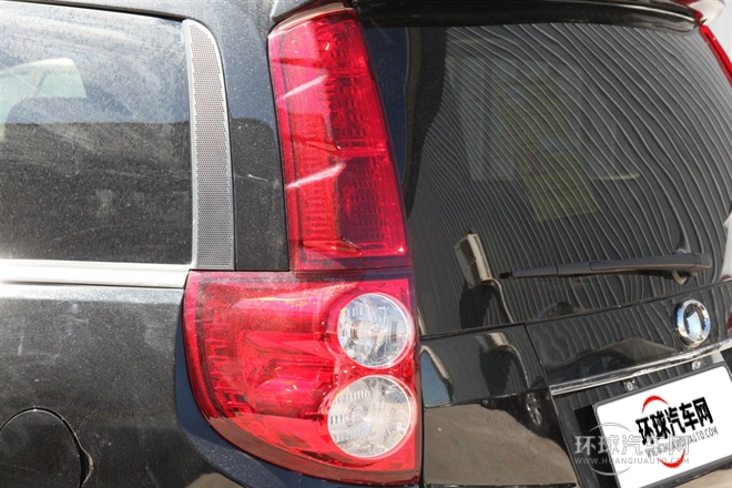 2013款 智尊版 2.0T手動四驅尊貴型