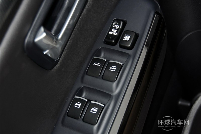 2013款 智尊版 2.0T手動四驅精英型