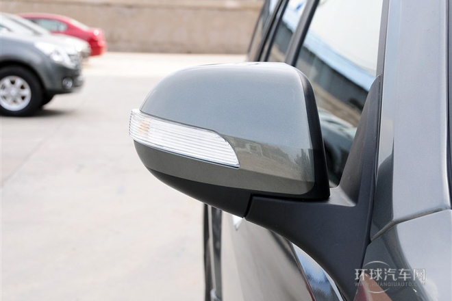 2013款 智尊版 2.0L手動(dòng)兩驅(qū)進(jìn)取型