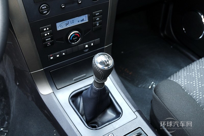 2012款 智尊版 綠靜2.0T手動四驅舒適型