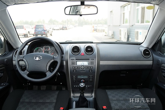 2012款 智尊版 綠靜2.0T手動四驅舒適型