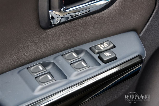 2012款 歐風(fēng)版 綠靜2.0T自動(dòng)四驅(qū)超豪華型