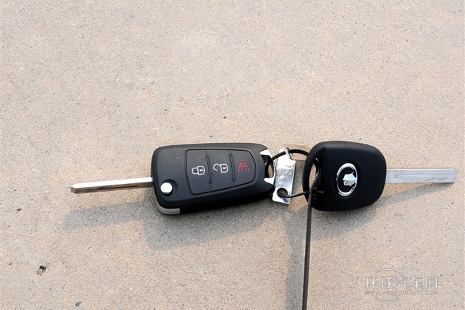 2012款 智尊版 綠靜2.0T自動四驅豪華型