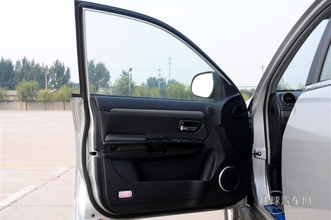 2012款 智尊版 綠靜2.0T自動四驅豪華型