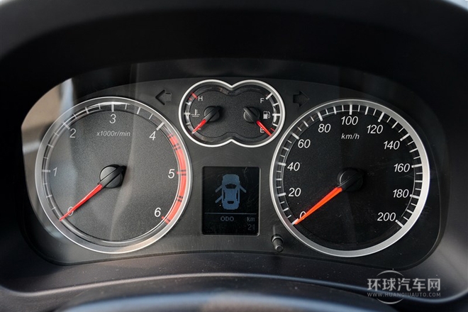 2012款 智尊版 綠靜2.0T自動四驅豪華型