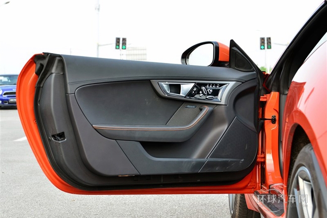 2013款 5.0T V8 S 敞篷中國限量版